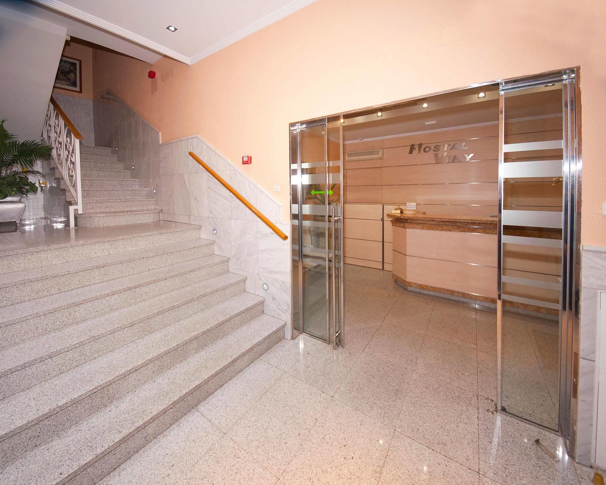 Hostal Viky Мадрид Экстерьер фото