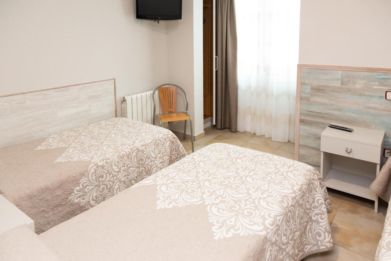 Hostal Viky Мадрид Экстерьер фото