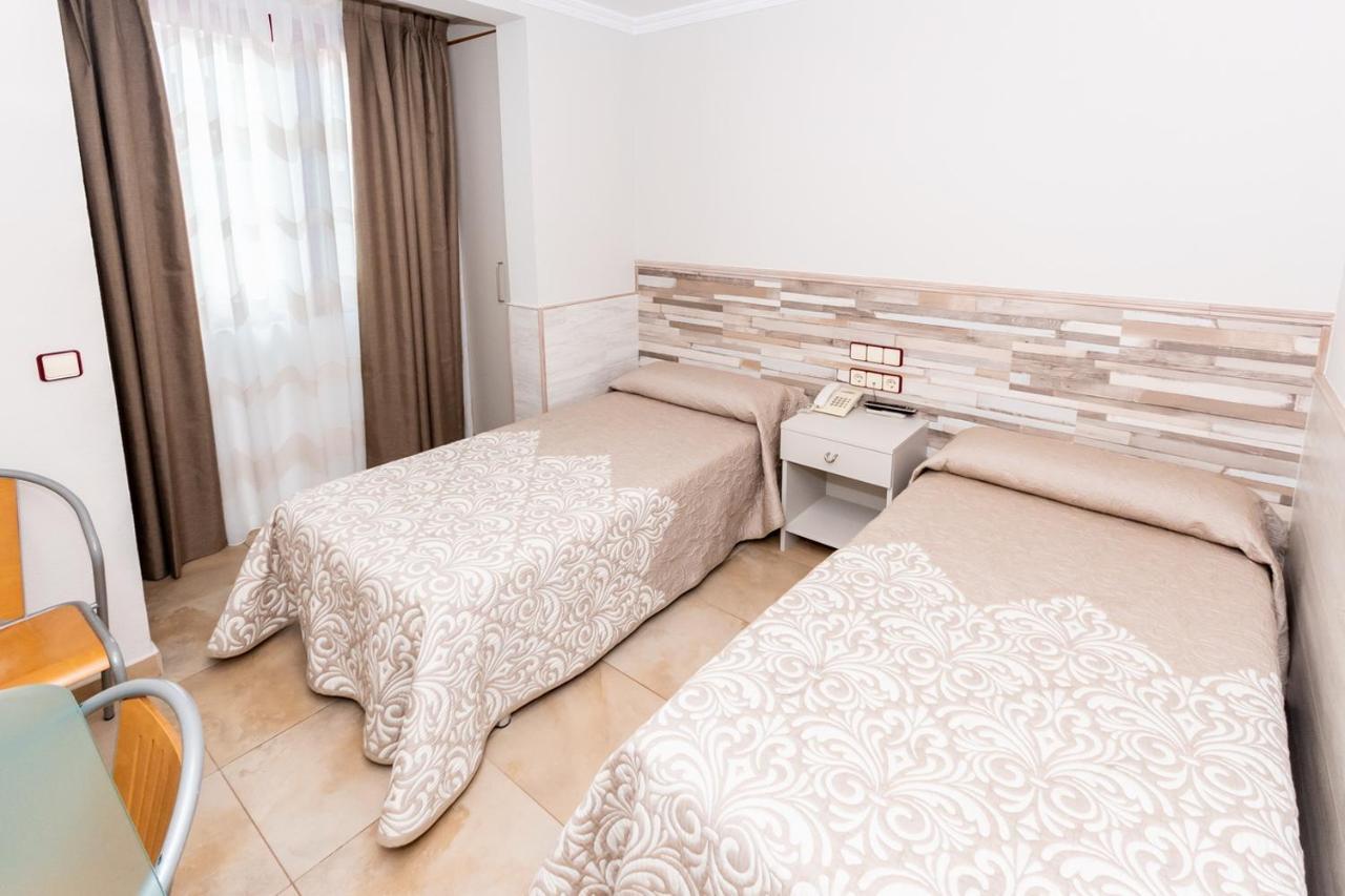Hostal Viky Мадрид Экстерьер фото