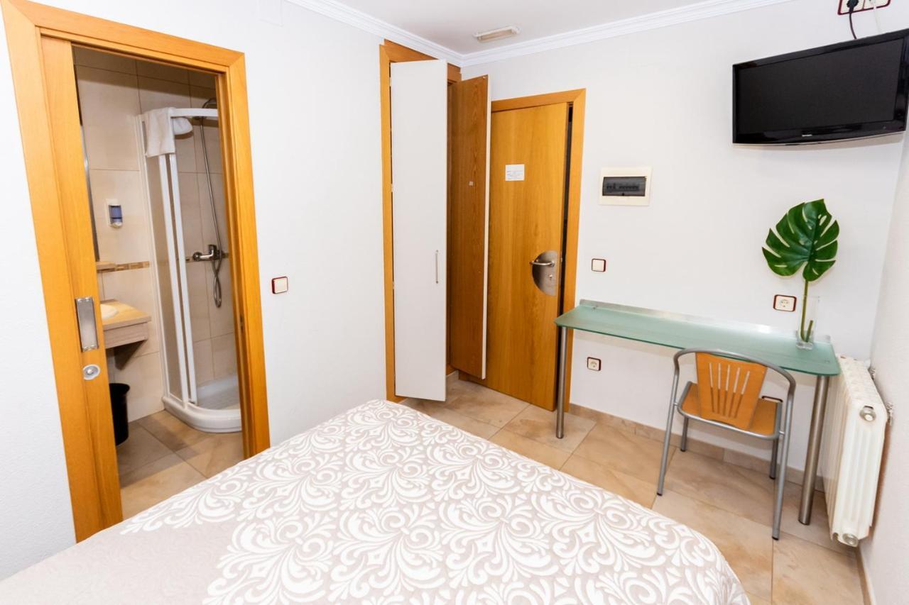 Hostal Viky Мадрид Экстерьер фото
