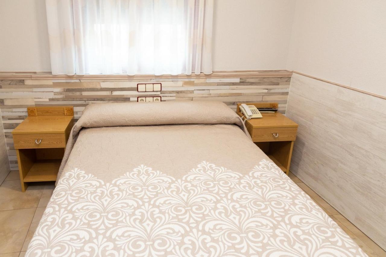 Hostal Viky Мадрид Экстерьер фото