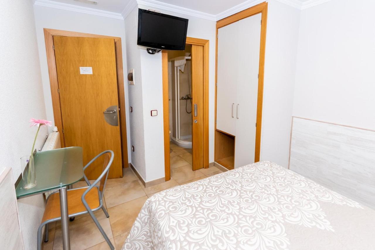 Hostal Viky Мадрид Экстерьер фото