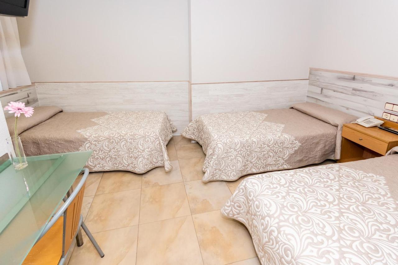 Hostal Viky Мадрид Экстерьер фото