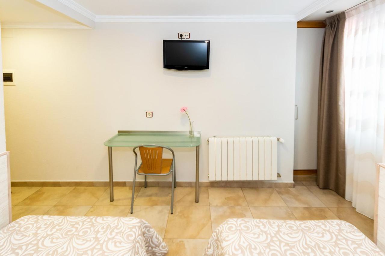 Hostal Viky Мадрид Экстерьер фото