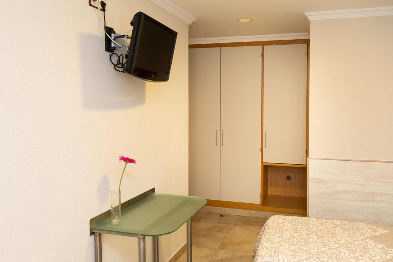 Hostal Viky Мадрид Экстерьер фото