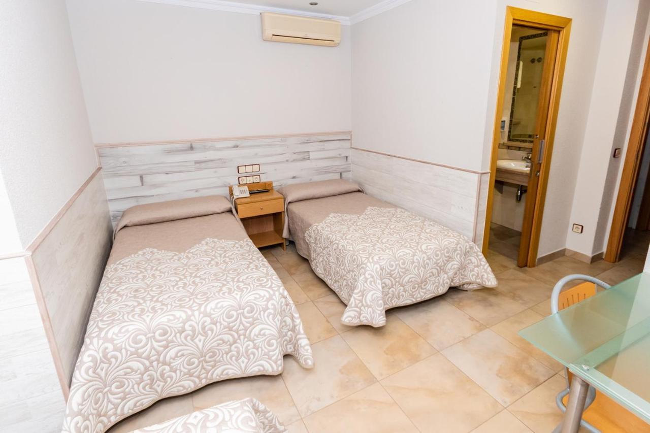 Hostal Viky Мадрид Экстерьер фото