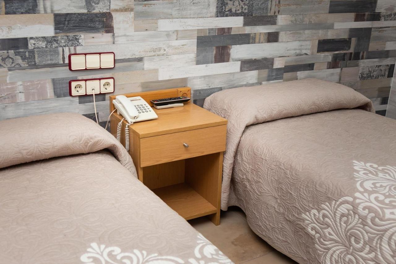 Hostal Viky Мадрид Экстерьер фото