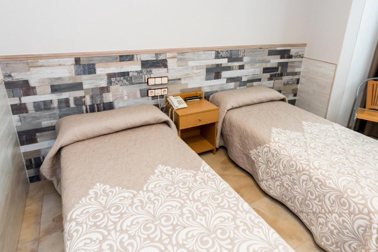 Hostal Viky Мадрид Экстерьер фото