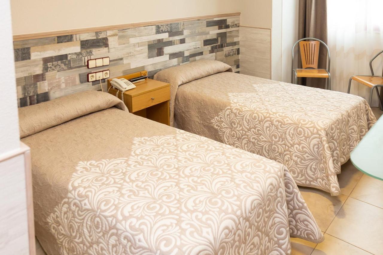 Hostal Viky Мадрид Экстерьер фото